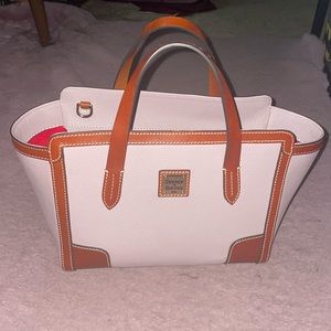 Dooney and Bourke Oyster Small Shopper ✨